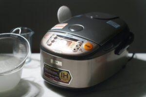 closed-rice-cooker-lid